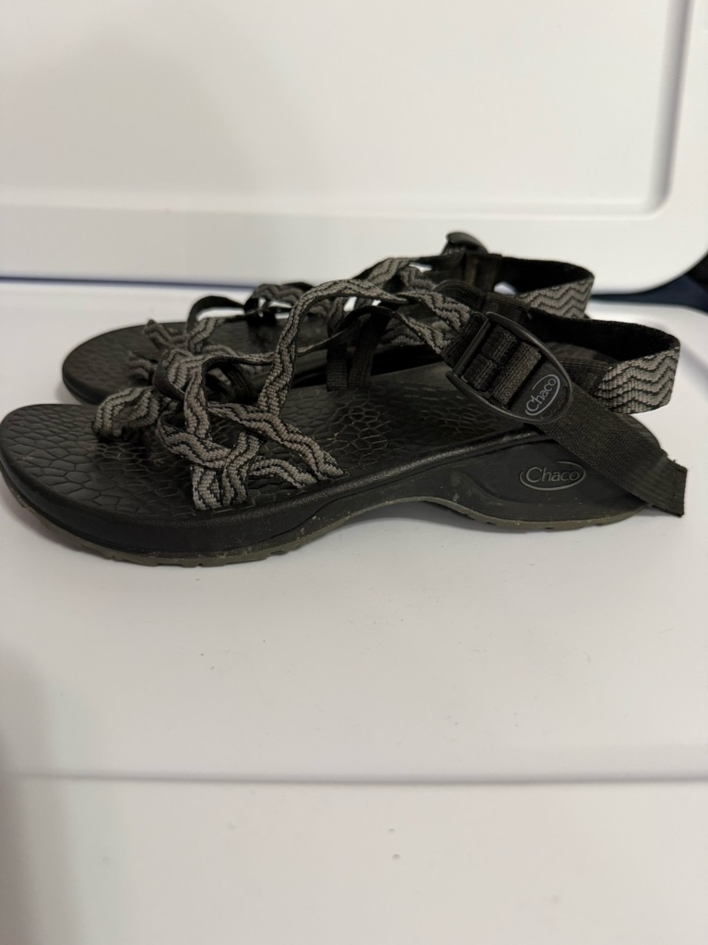 CHACO Updraft EcoTread ZX/2 Gray Wave Toe Loop Sandals Size 9 - Picture 2 of 8